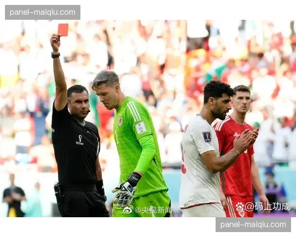 蒙彼利埃球员因危险动作被直接出示红牌罚下