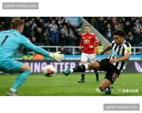 半场战报：纽卡斯尔1-1曼联，高位逼抢与快速转换的对抗，控球优势未转化为胜势