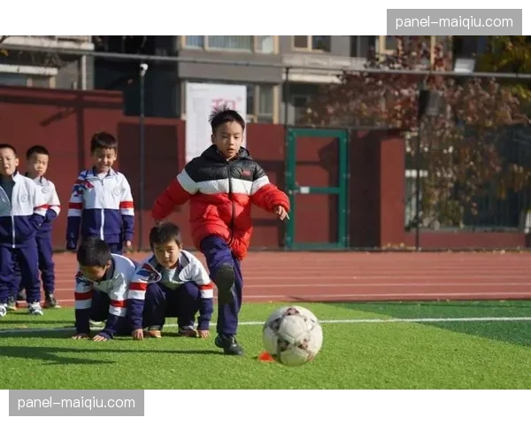 北京多所足球特色学校引入定位球专项课程，聘请前职业球员授课