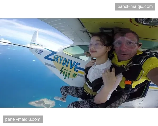 比赛最后时刻关键达阵被VAR裁定无效,镜头捕捉到斐济水手队主教练愤怒表情 比赛最后时刻关键达阵被VAR裁定无效,镜头捕捉到斐济水手队主教练愤怒表情